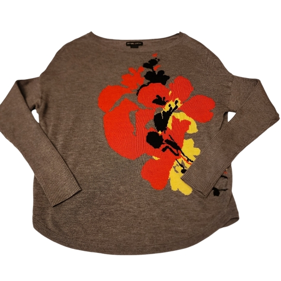 Gray Floral Sweater - Picture 5 of 9